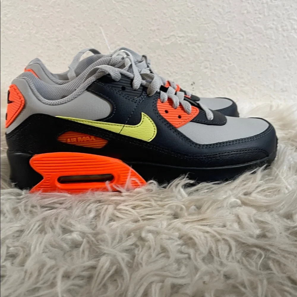 Nike Air Max 90 LTR Sneakers Youth Size 7Y NEW Unisex - Picture 7 of 16